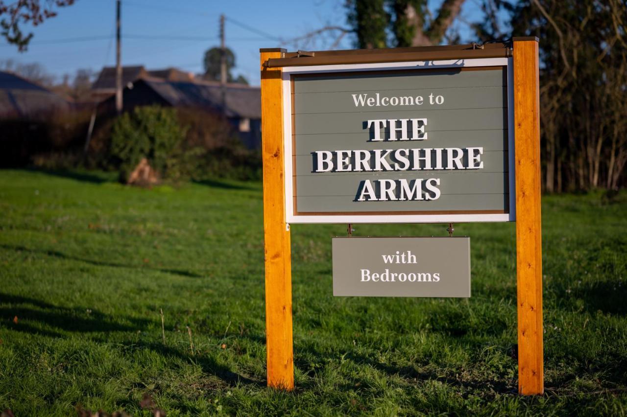 米德哈姆 Berkshire Arms By Chef & Brewer Collection酒店 外观 照片